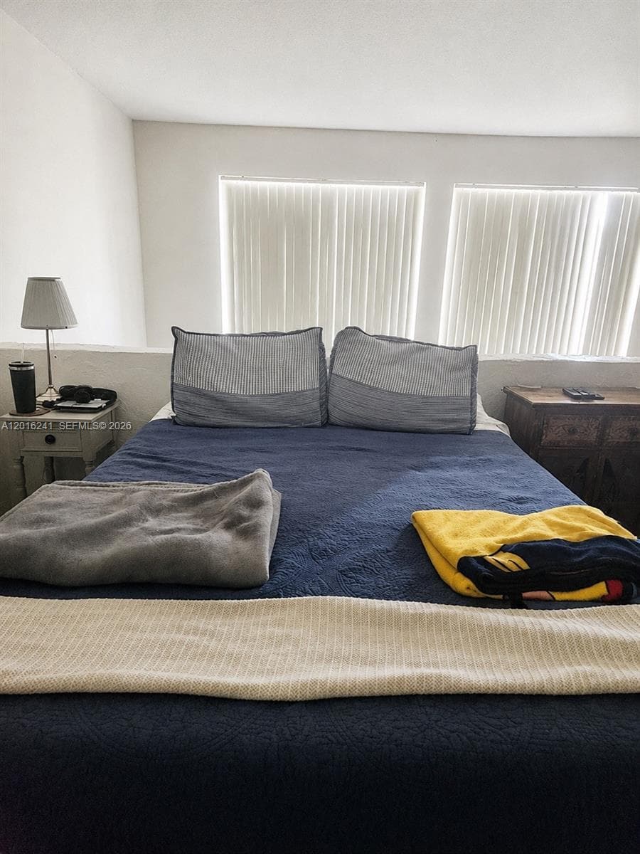 Condo en 18051 NW 68th Ave, Hialeah — foto 3