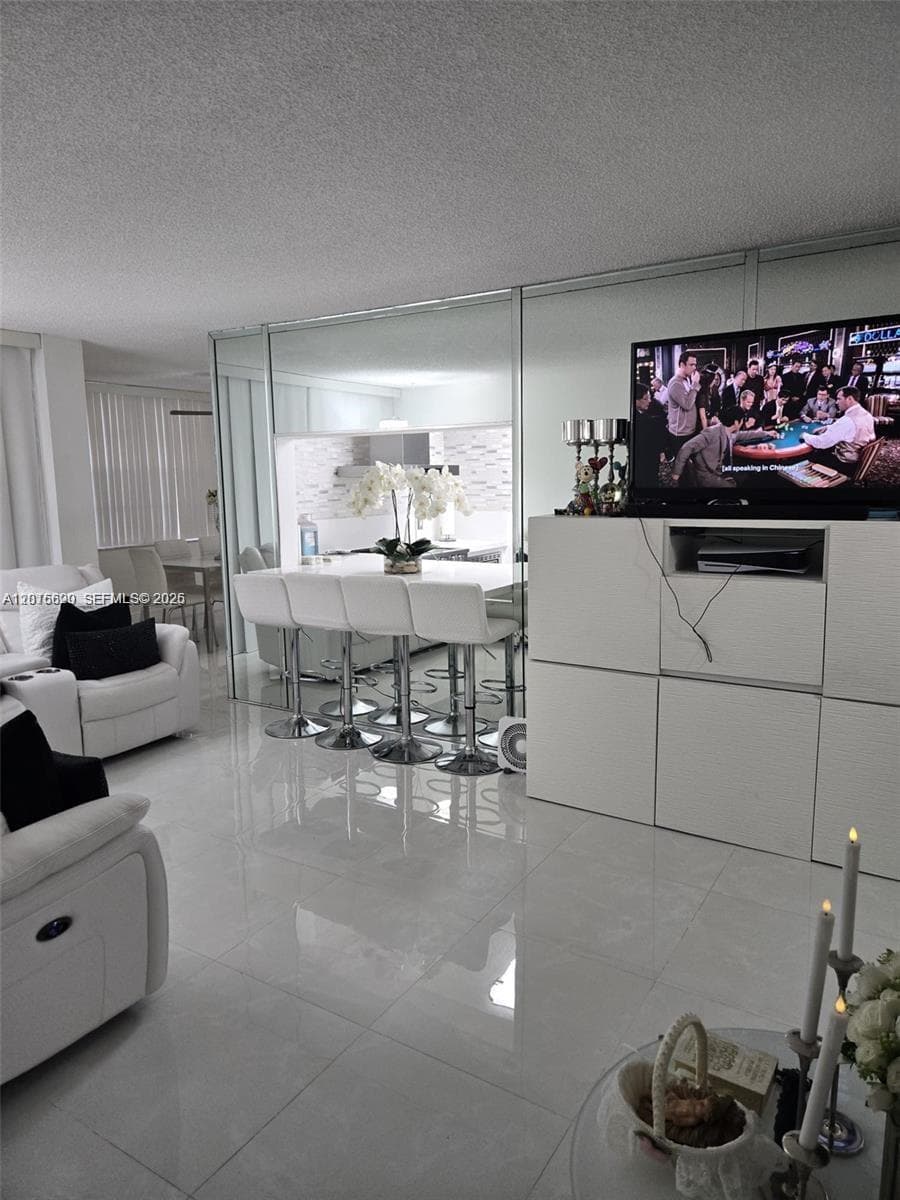 Condo at 9410 Live Oak Pl, Davie, FL