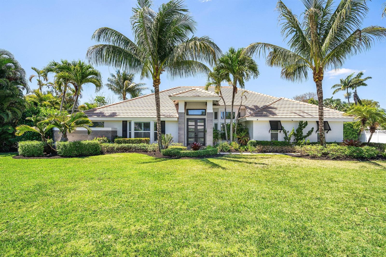 Single-family home at 916 SW 37th Court, Boynton Beach, FL