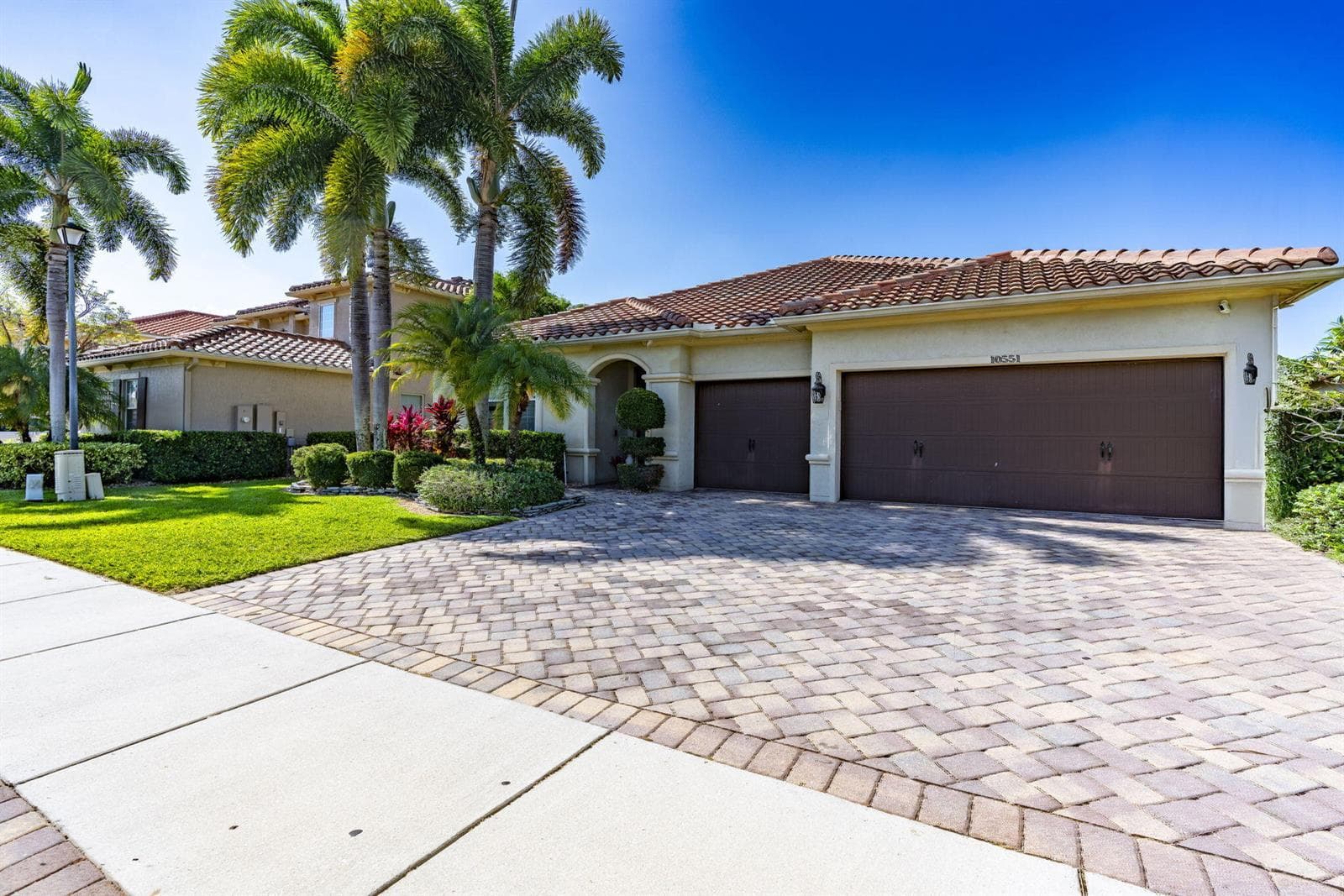 Single-family home at 10551 Long Leaf Lane, Wellington, FL