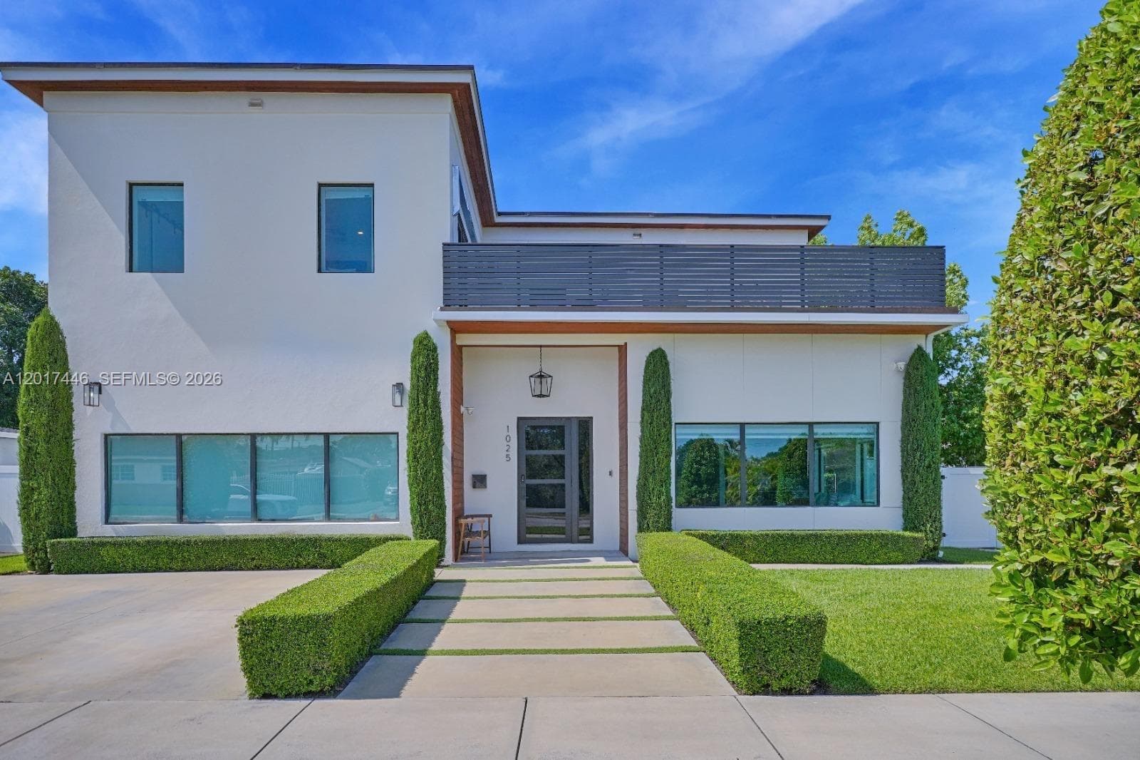 Single-family home at 1025 NE 170th Ter, Miami, FL