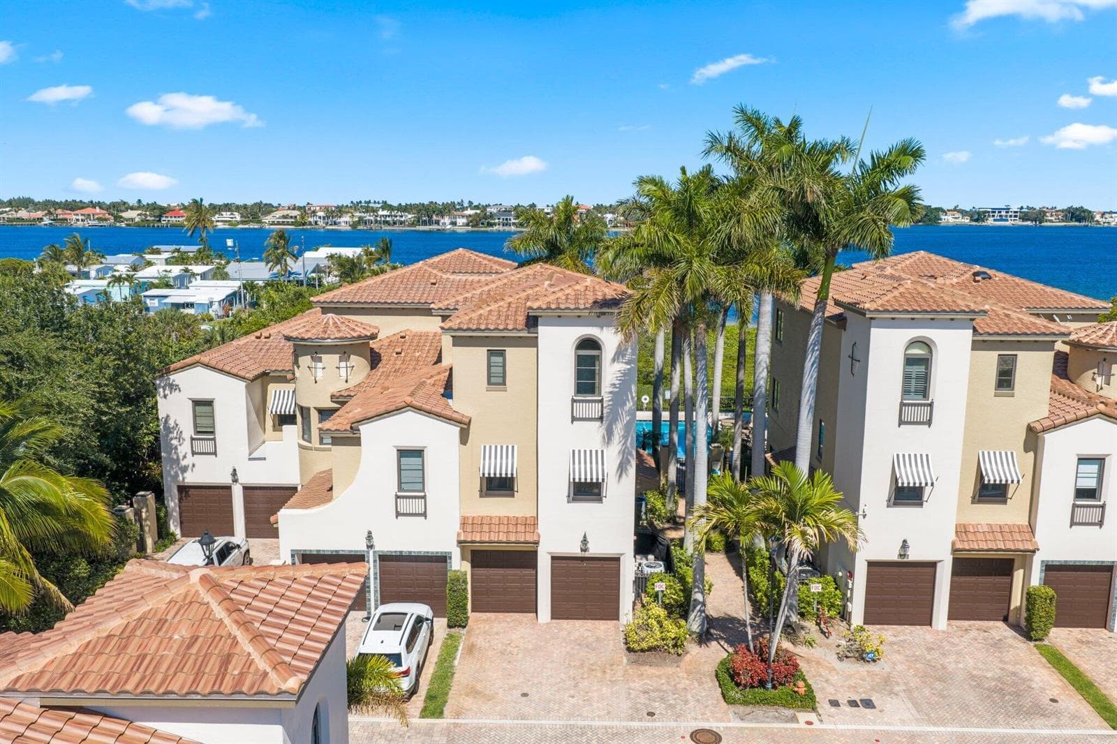 Townhouse at 920 Via Villagio, Hypoluxo, FL