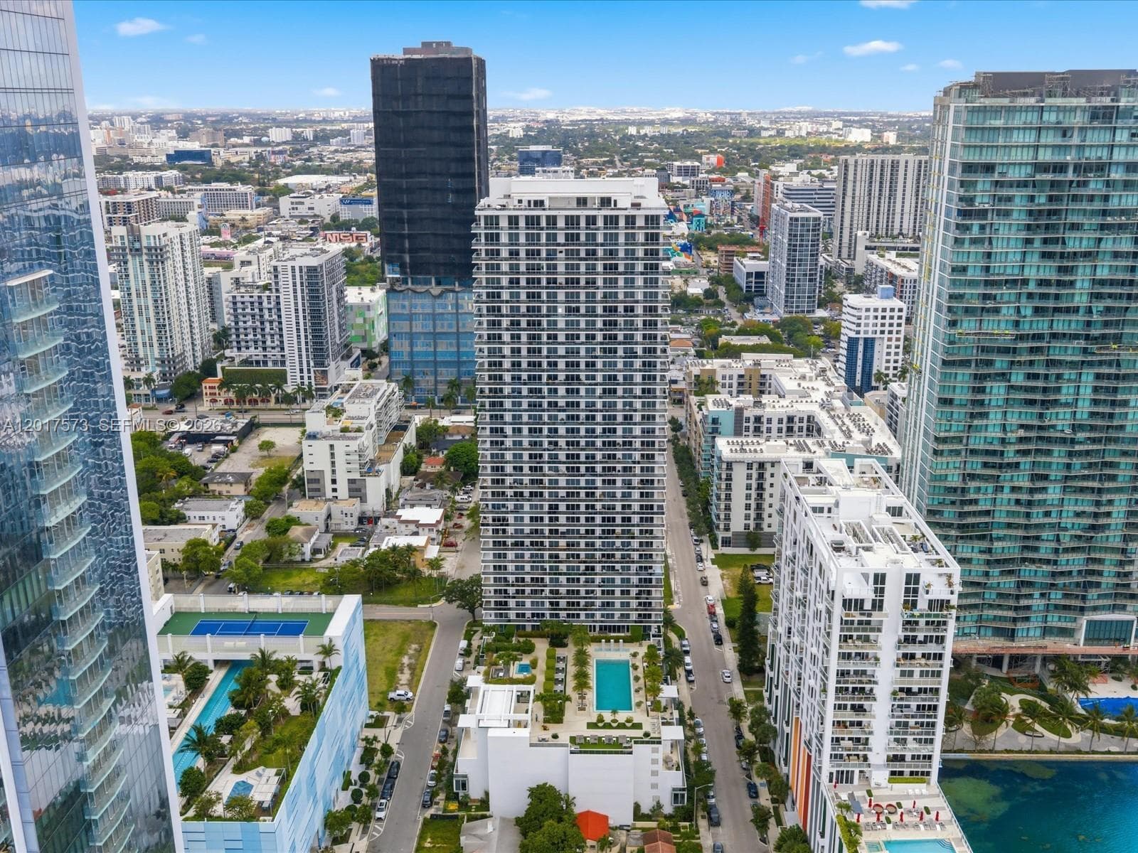 Condo at 600 NE 27th St, Miami — photo 3