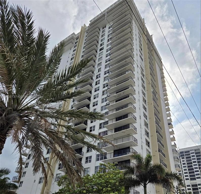 2201 tall bldg