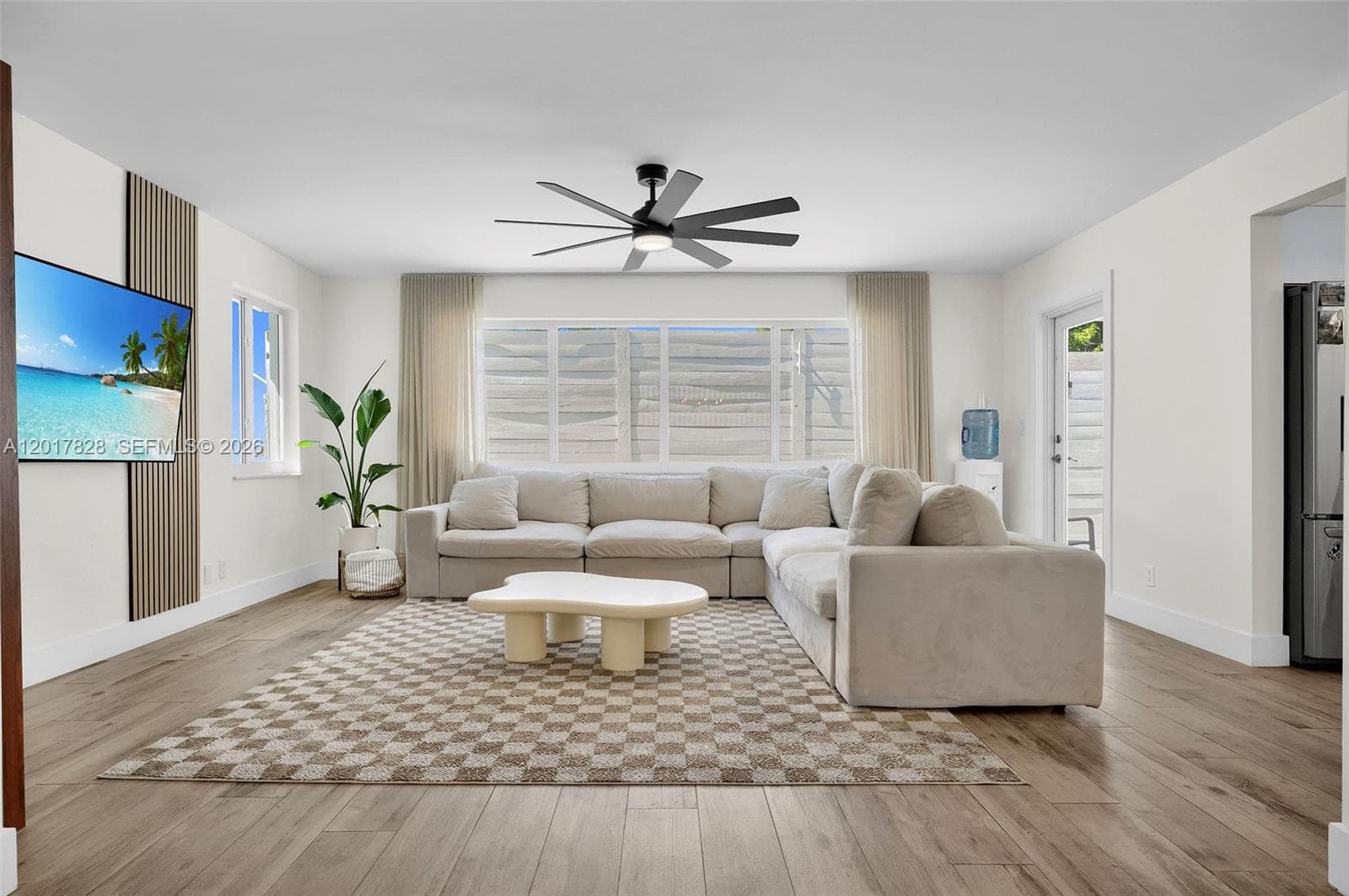 Single-family home at 1301 Hollywood Blvd, Hollywood, FL