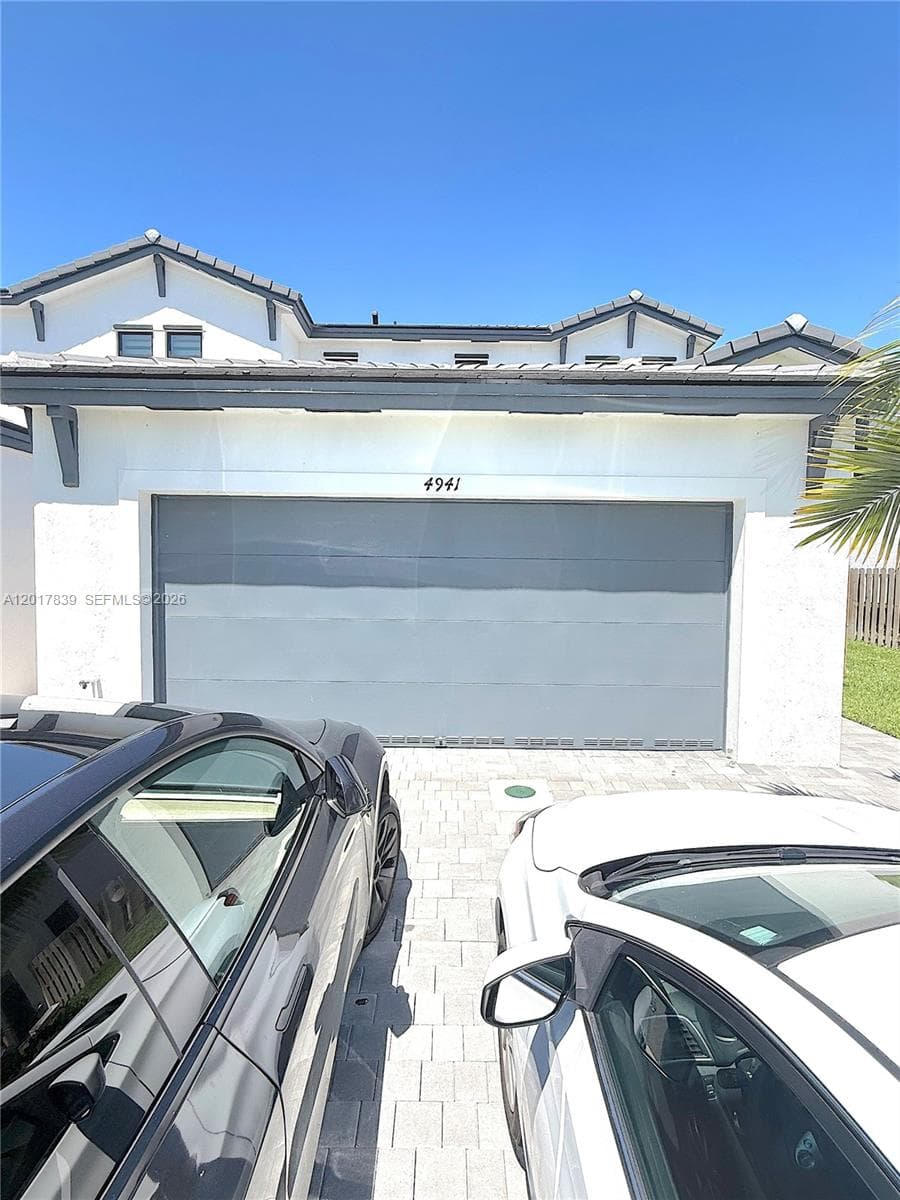 Townhouse at 4941 Oakmont Dr, Dania Beach, FL