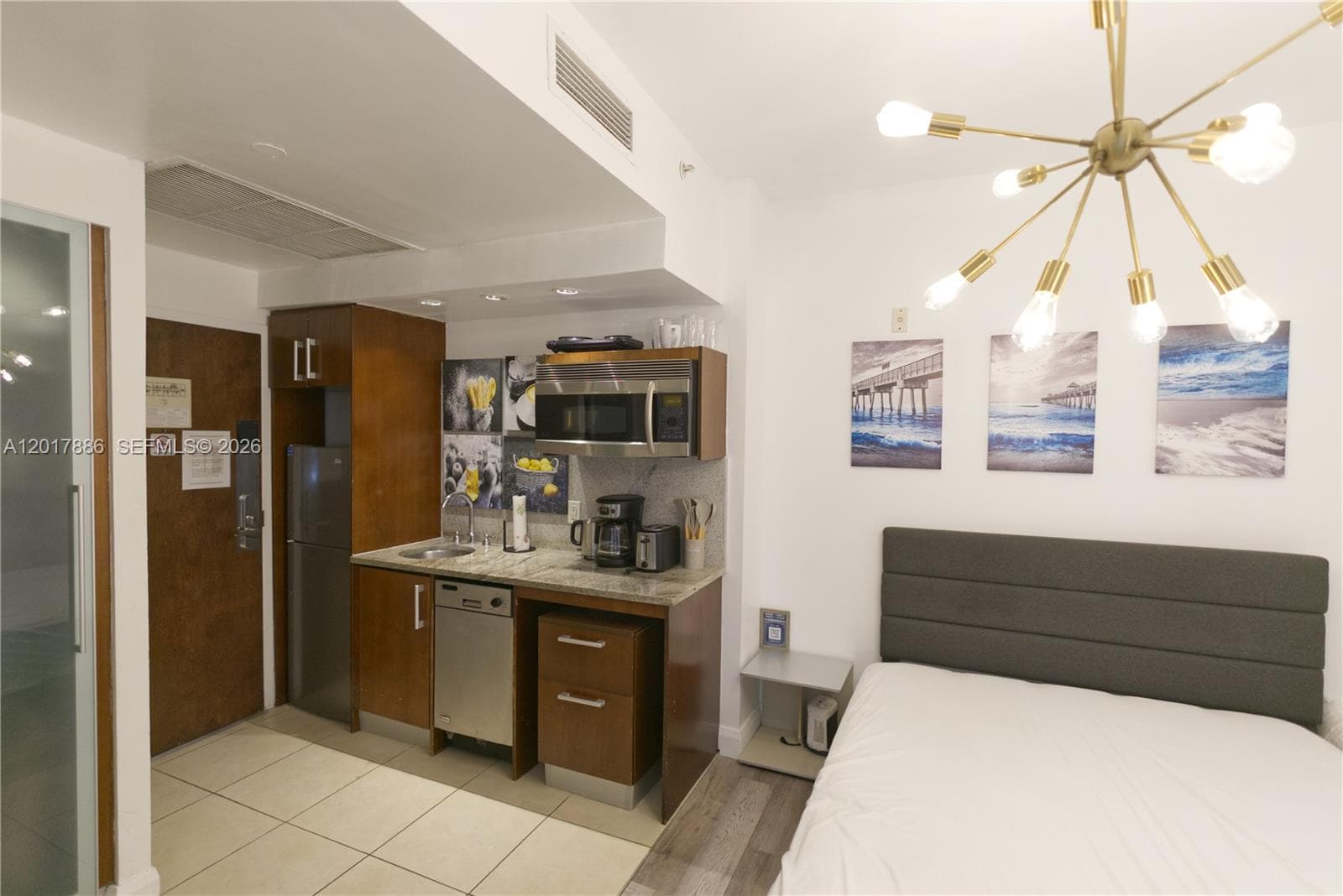 Condo at 1036 Ocean Dr, Miami Beach — photo 2