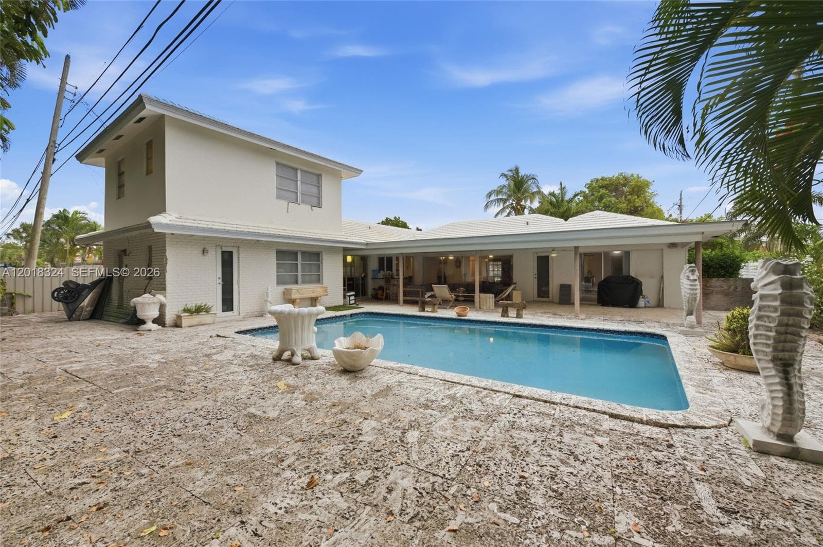 Single-family home at 1310 SE 14th Ct, Deerfield Beach, FL