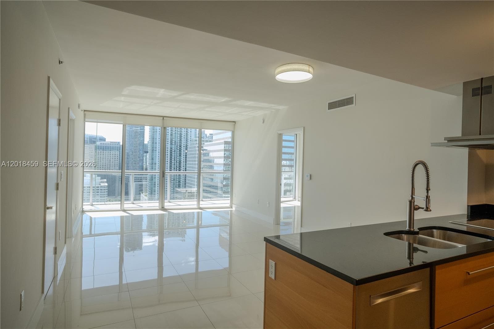 Condo at 495 Brickell Ave, Miami — photo 3