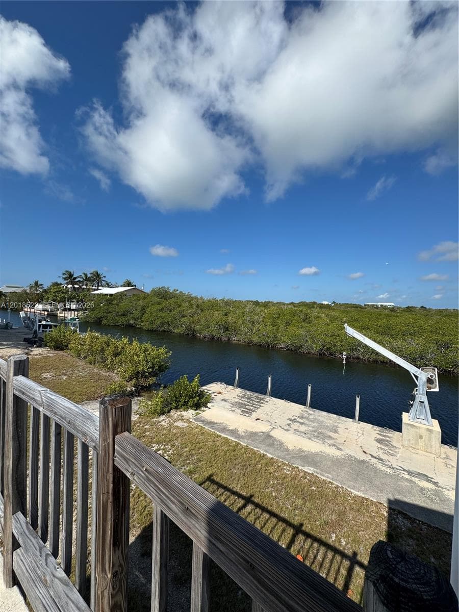 Single-family home at 4276 Dorn Road, Torch Key — photo 2