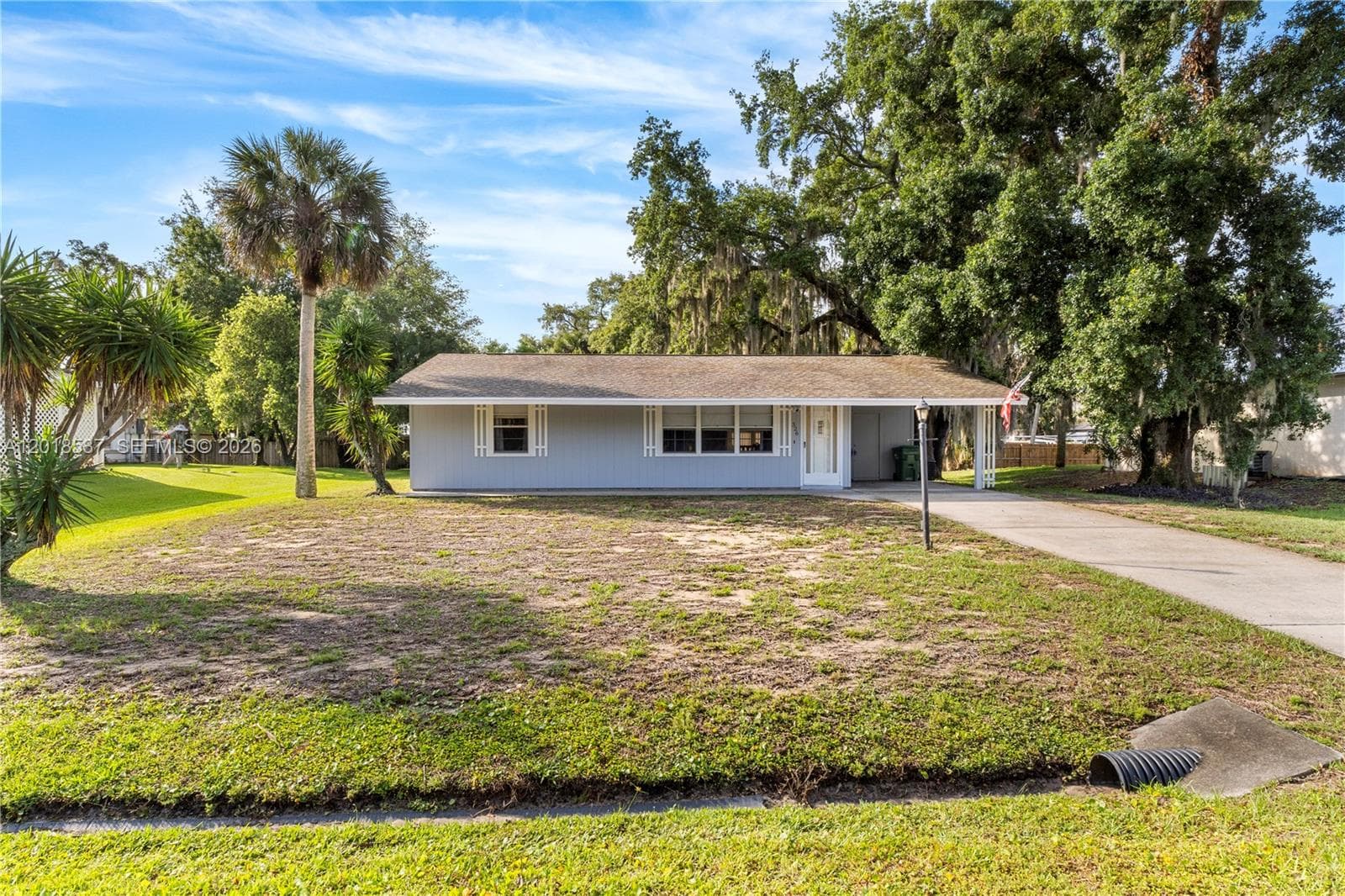 Single-family home at 326 Belfast, Sebastian — photo 1