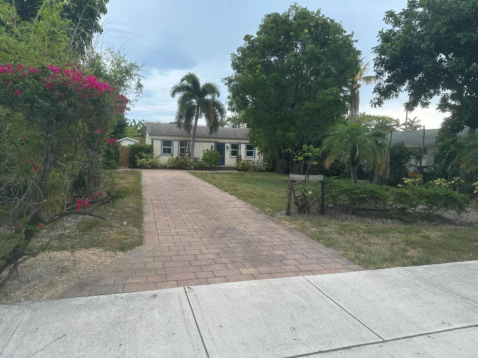 Single-family home at 729 SE 2nd Avenue, Delray Beach, FL