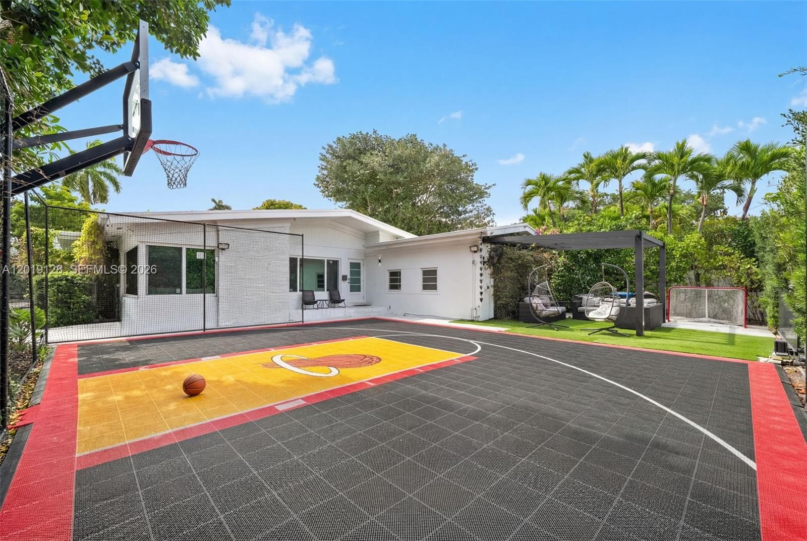 Single-family home at 3758 Prairie Ave, Miami Beach — photo 2