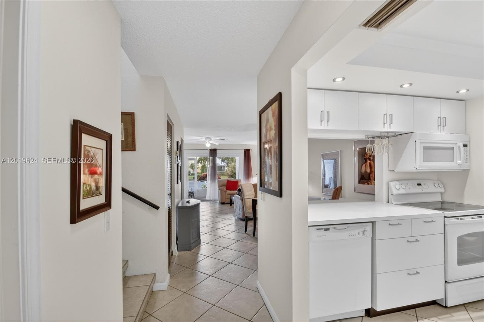 Townhouse at 341 Waterside Dr, Hypoluxo — photo 3