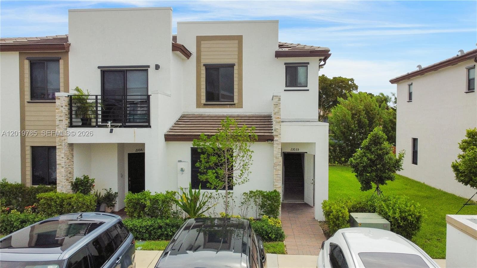 Villa at 21035 NE 8th Ave, Miami — photo 1