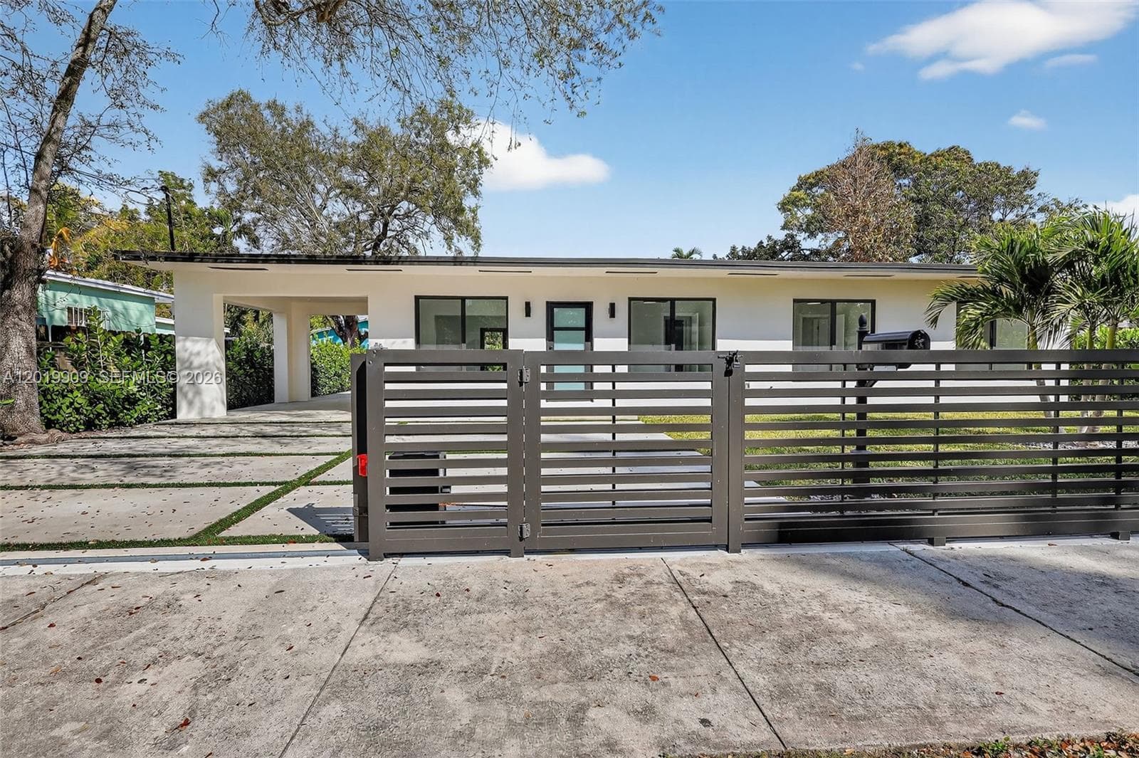 Single-family home at 53 NW 68th St, Miami — photo 2