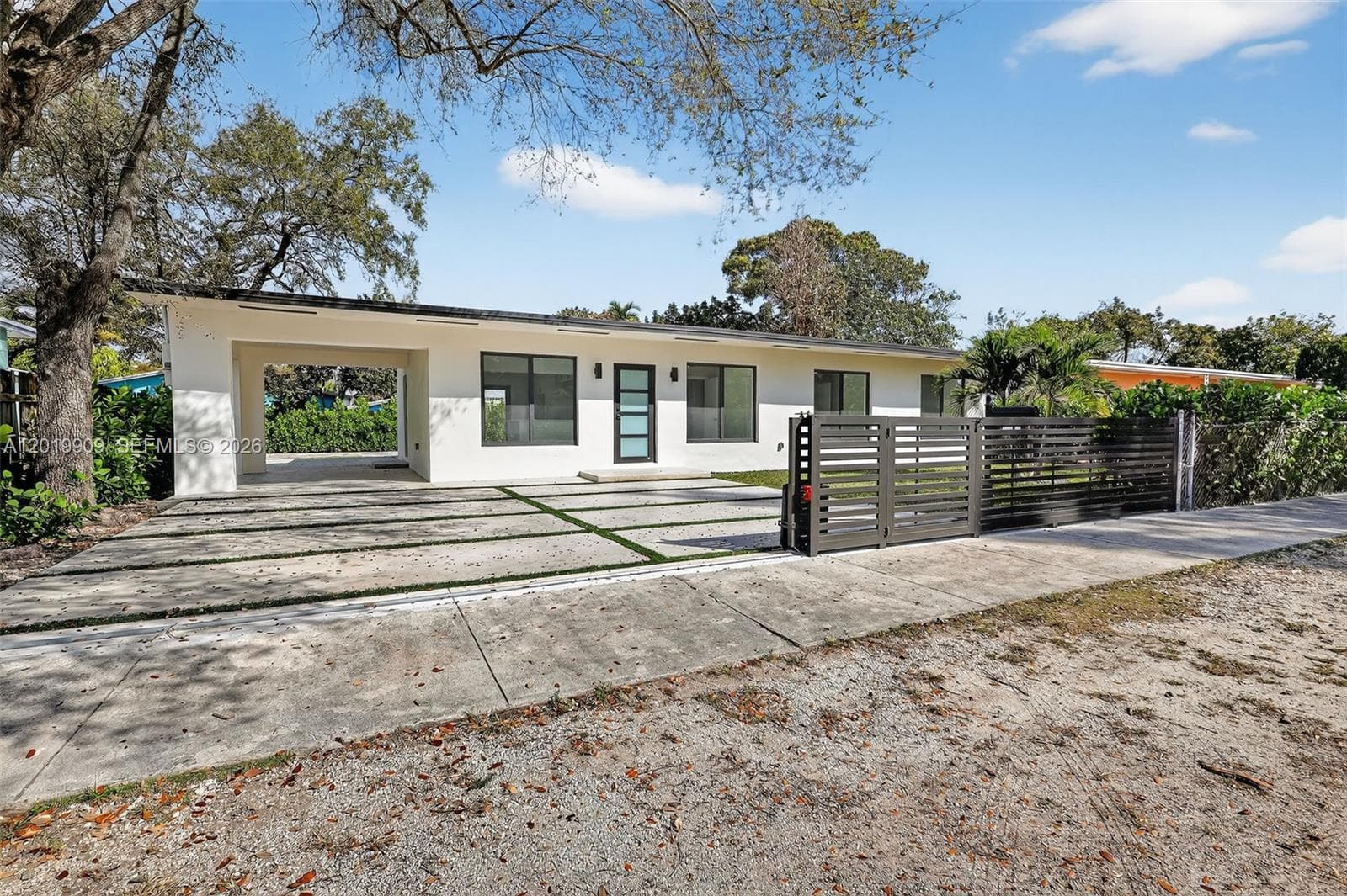 Single-family home at 53 NW 68th St, Miami — photo 3