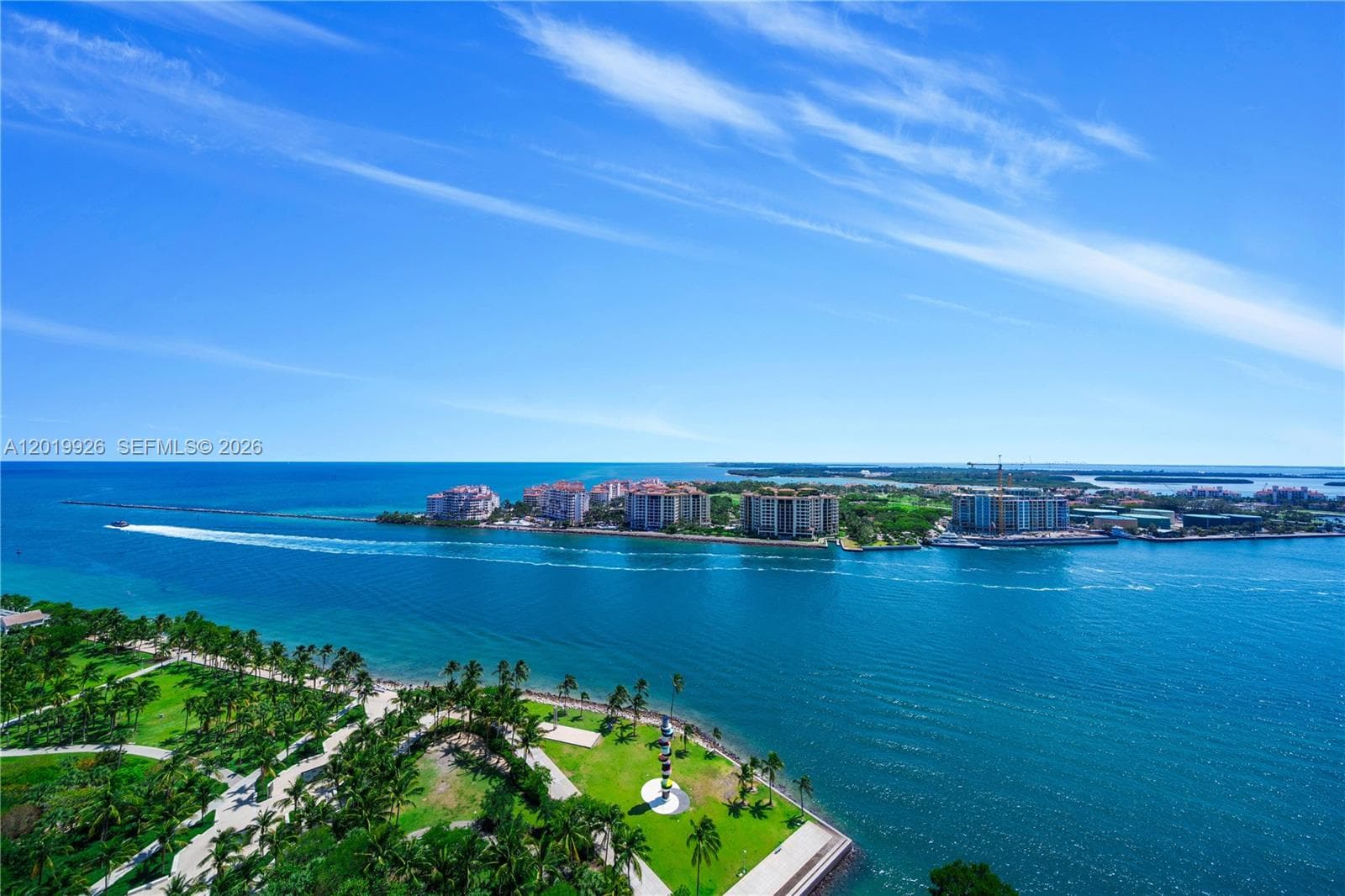 Condo en 800 S Pointe Dr, Miami Beach — foto 2