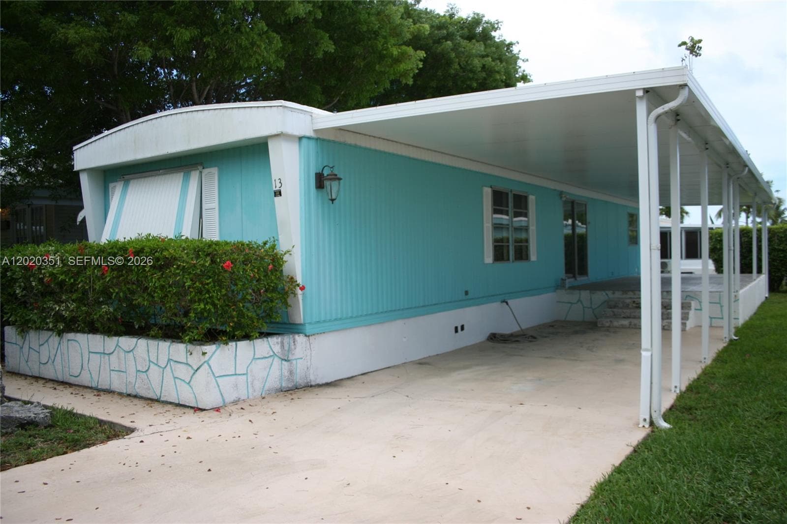 Mobile home at 13 Old State Rd, Key Largo, FL