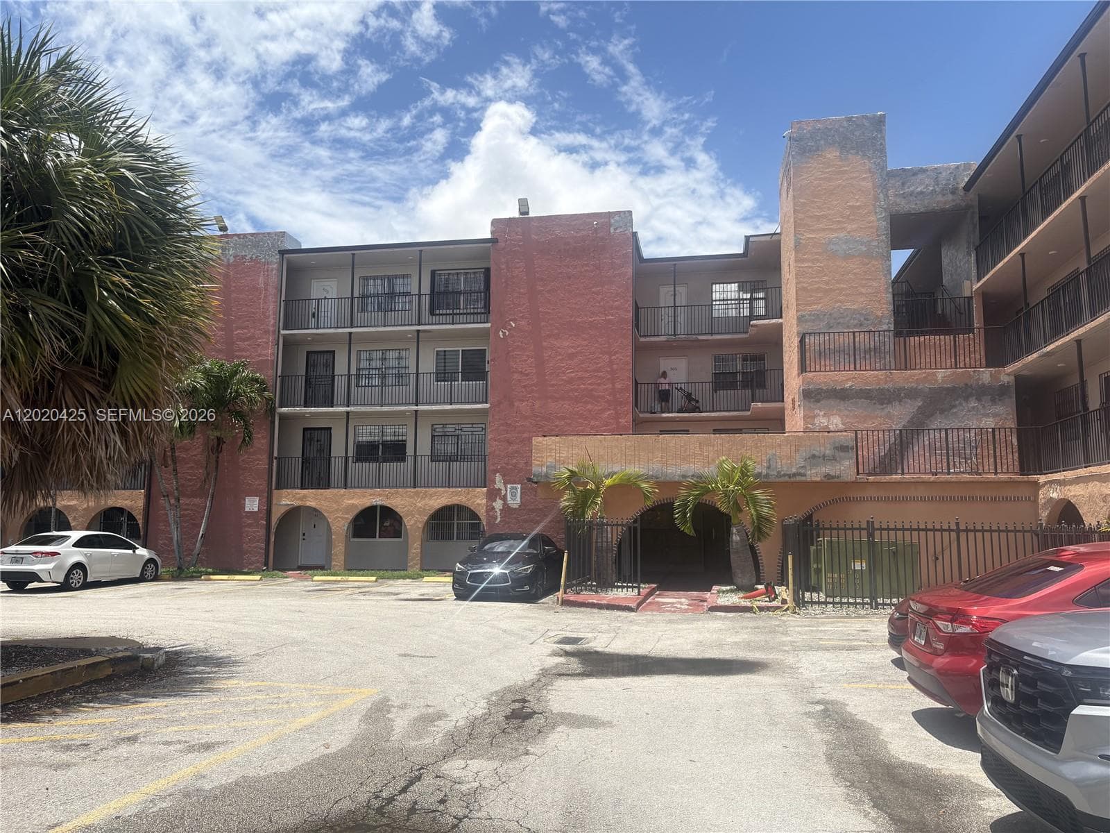 Condo at 6620 W 2nd Ct, Hialeah, FL