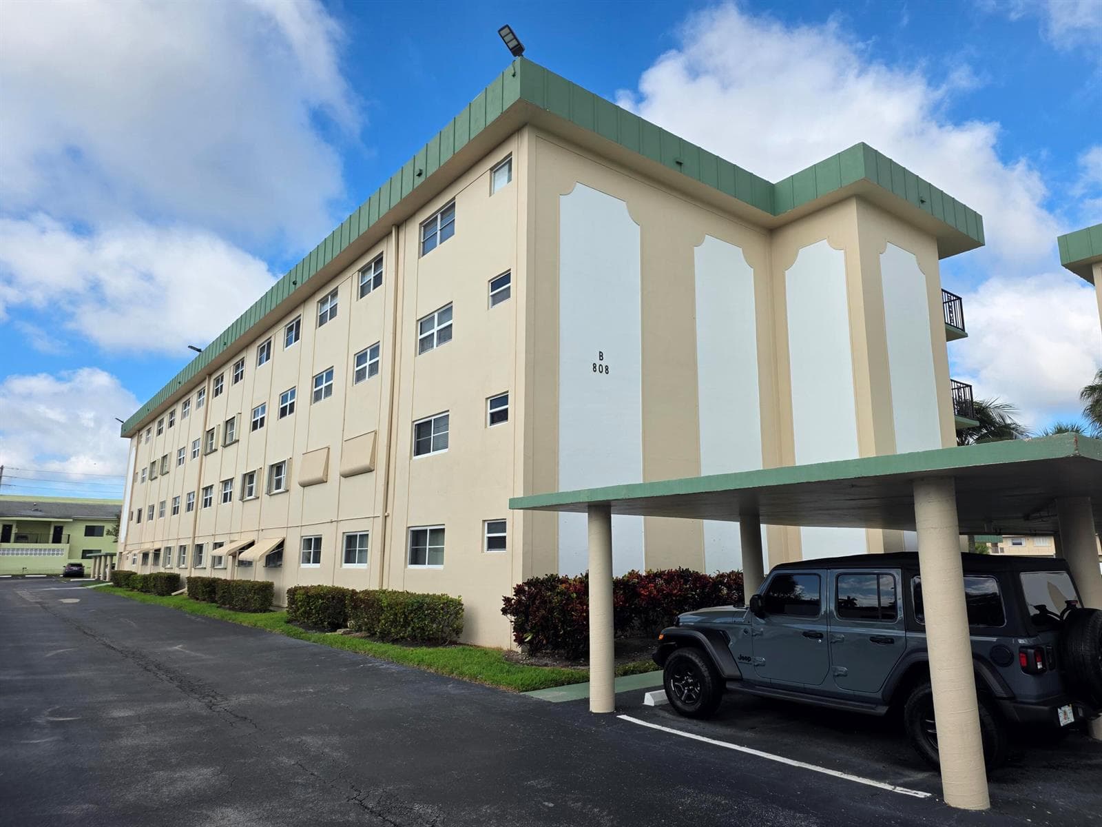 Condo at 808 SE 7th Street, Deerfield Beach, FL