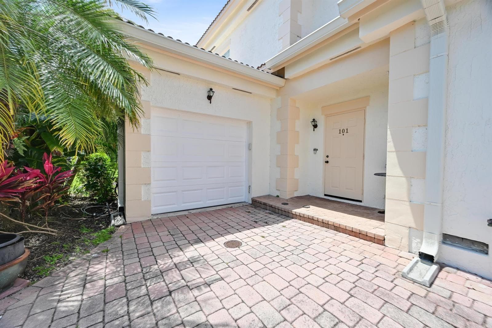 Condo at 568 7th Square, Vero Beach, FL