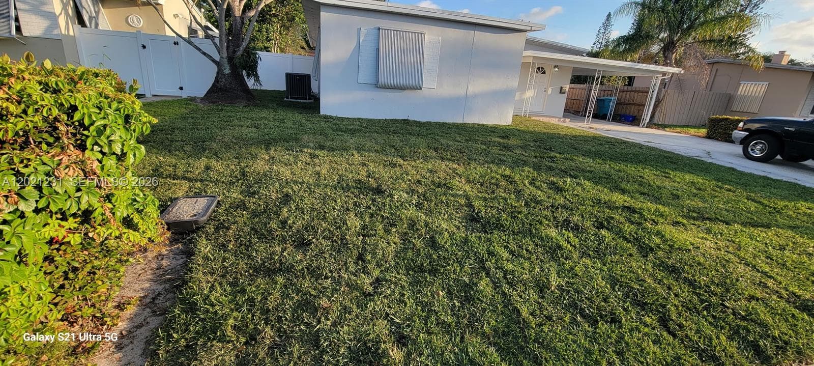 Single-family home at 142 SE 4th ave, Boynton Beach — photo 2
