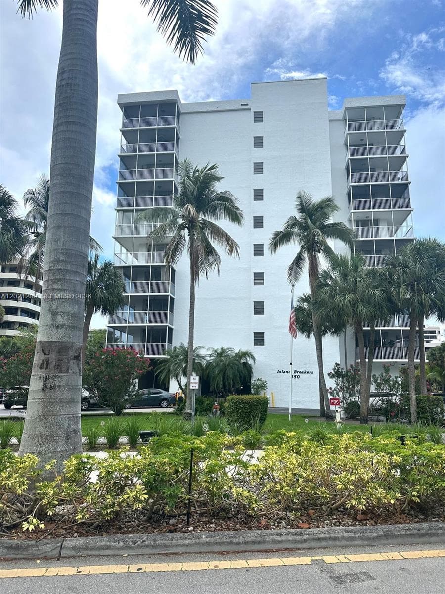 Condo at 150 Ocean Lane Dr, Key Biscayne, FL