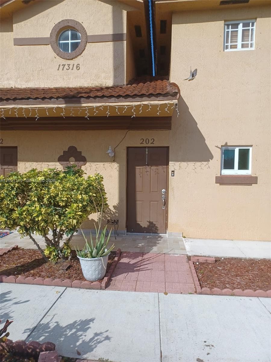 Condo at 17316 NW 74th Ave, Hialeah, FL