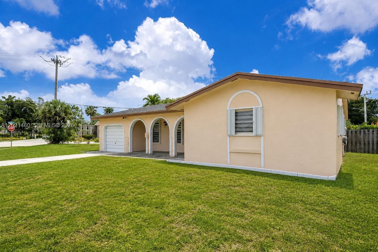 Single-family home at 850 NW 79th Ave, Margate — photo 3