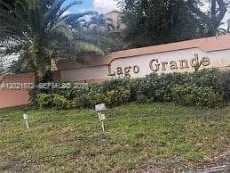 Condo at 2715 W 66th St, Hialeah, FL