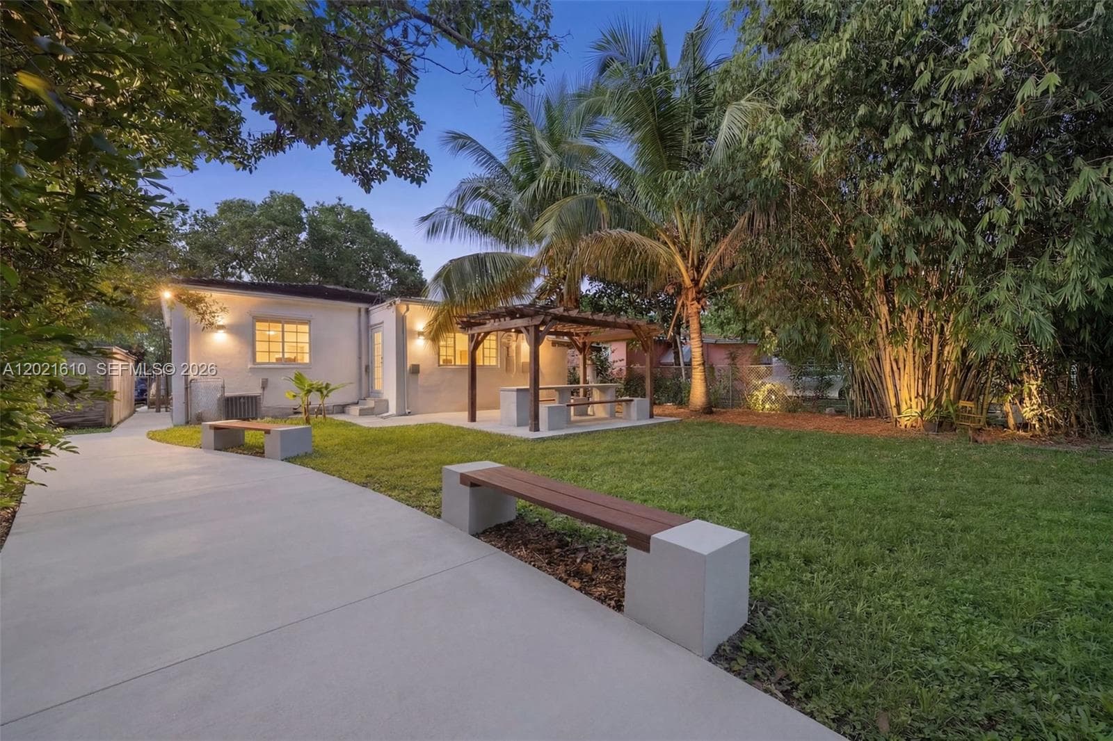 Single-family home at 555 NE 73rd St, Miami — photo 1