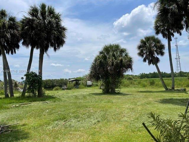 Mobile home at 1326 Red Barn Rd, Moore Haven, FL
