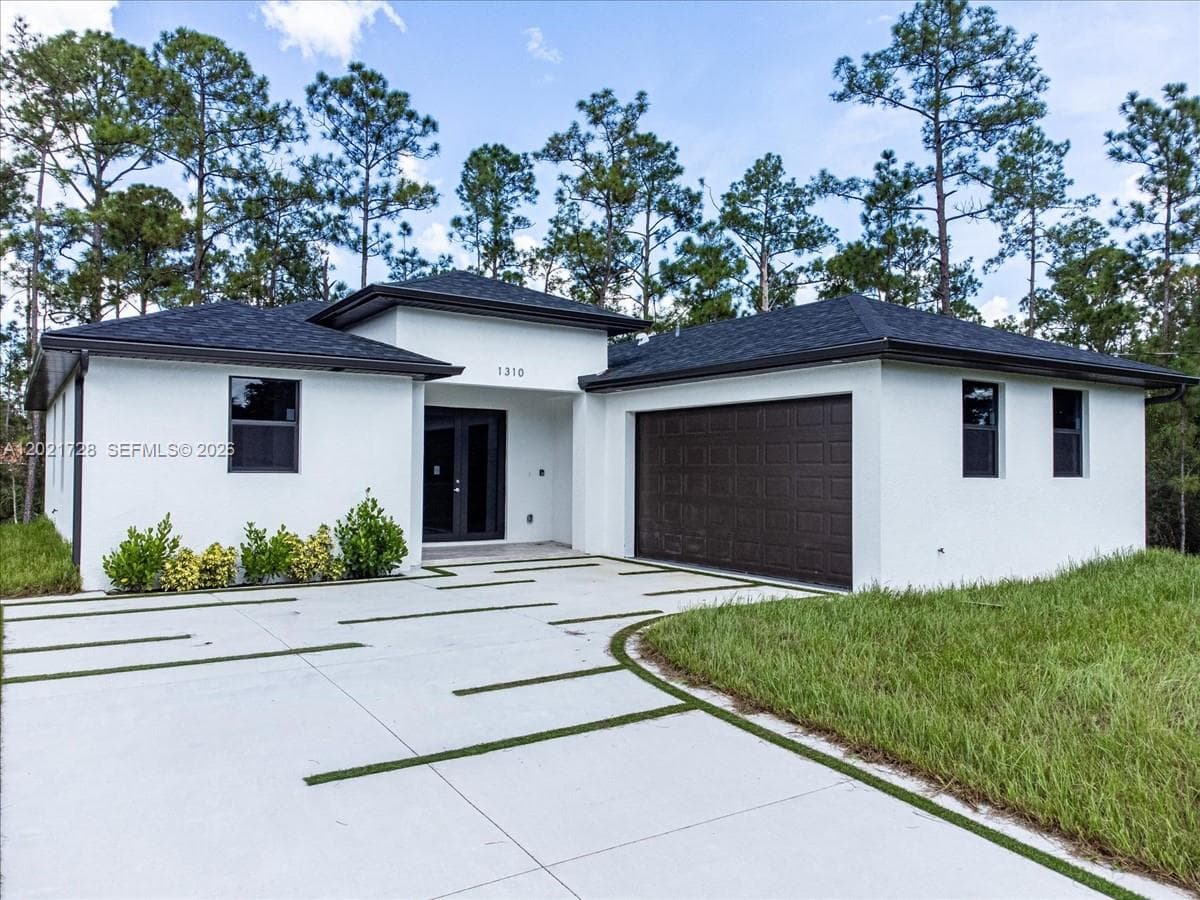 Single-family home at 1310 Jefferson Ave, Lehigh Acres — photo 2