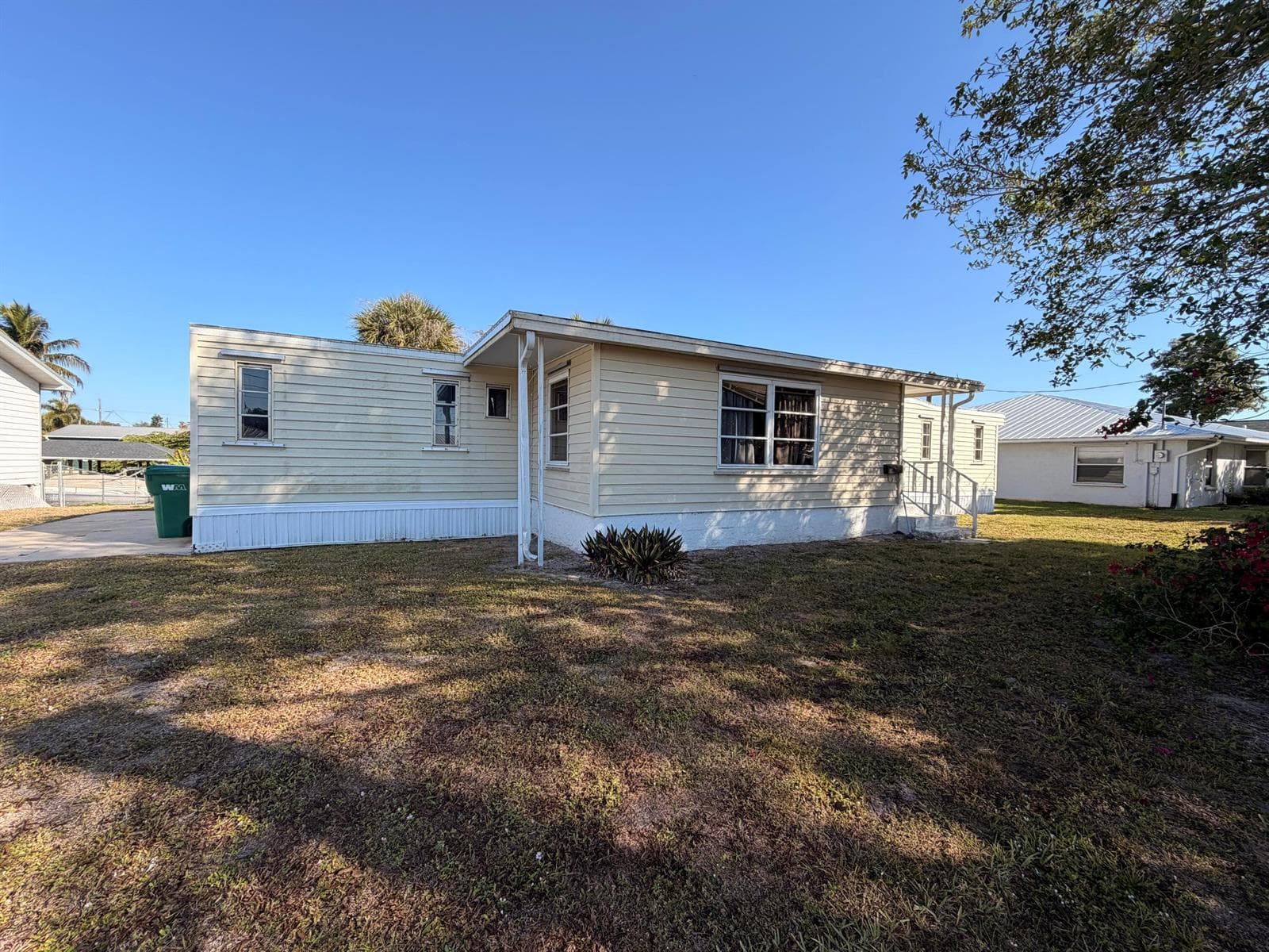 Mobile home at 2313 SE 30th Street, Okeechobee, FL