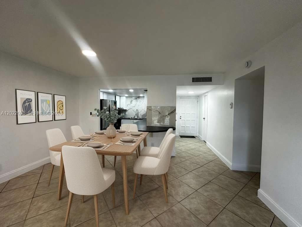 Condo at 6301 N Falls Cir Dr, Lauderhill, FL
