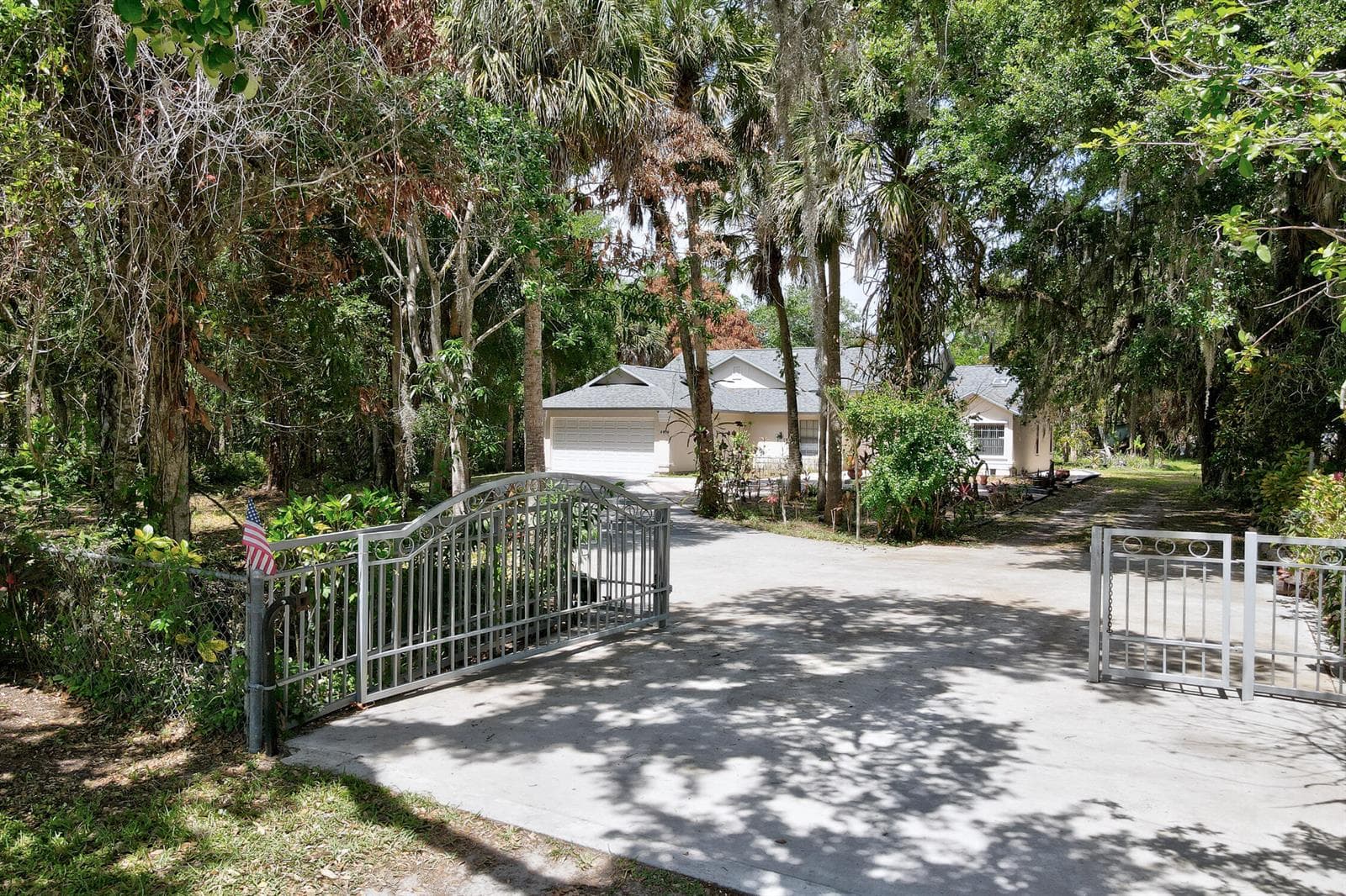 Single-family home at 6930 41st Street, Vero Beach, FL