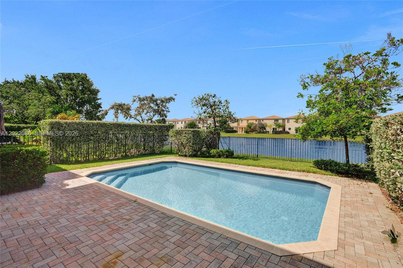 Single-family home at 643 NE 191st Ter, Miami — photo 1