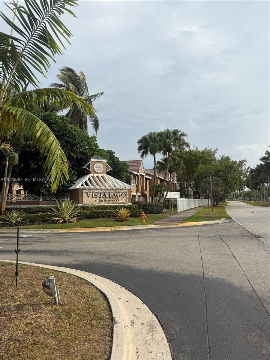 Condo at 15689 SW 106th Ln, Miami, FL