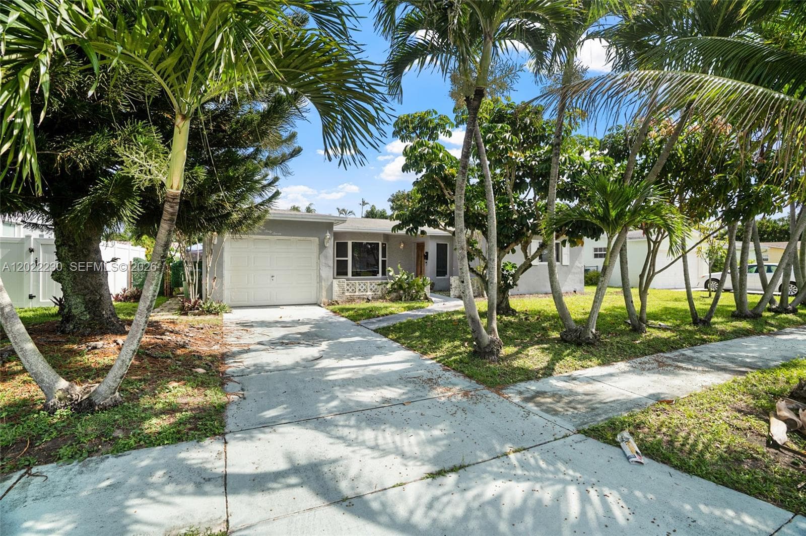 Single-family home at 6667 NW 1st St, Margate, FL