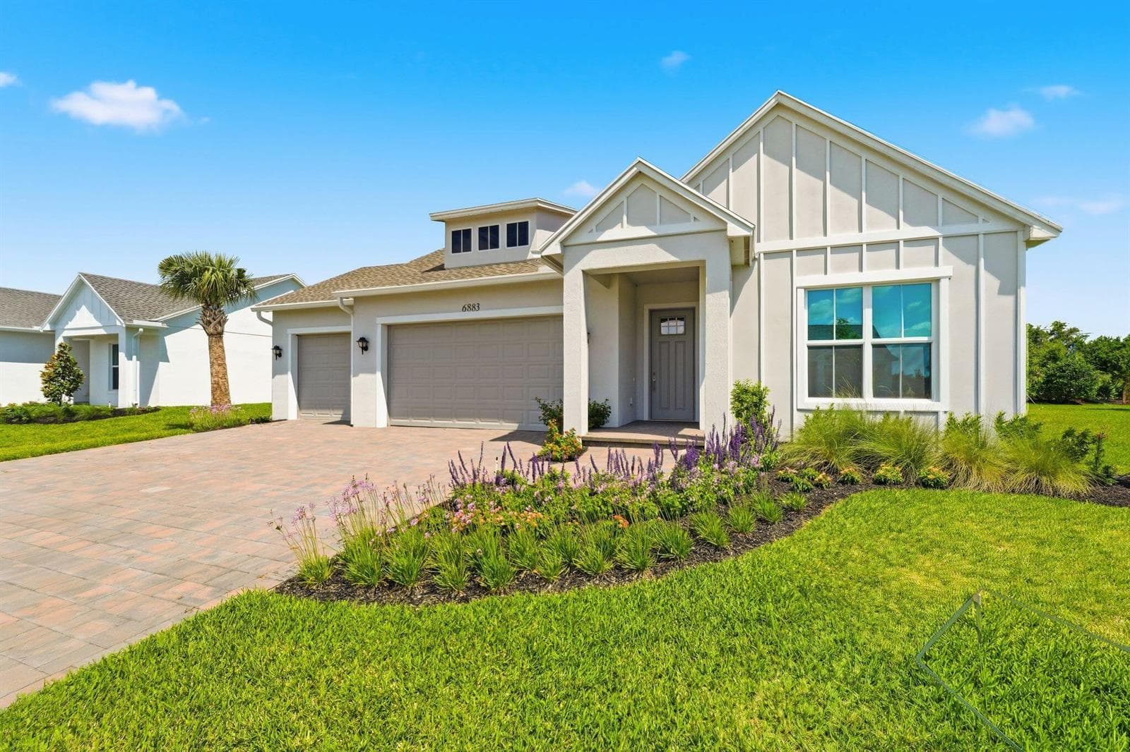 Single-family home at 6883 68th Square, Vero Beach, FL
