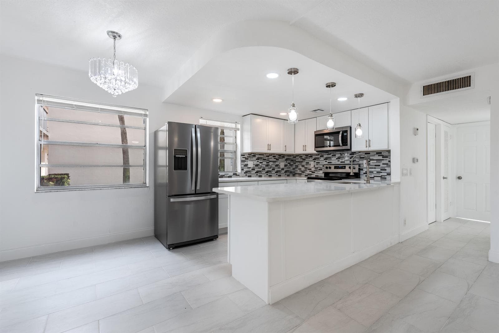 108 Normandy Ln, C-11