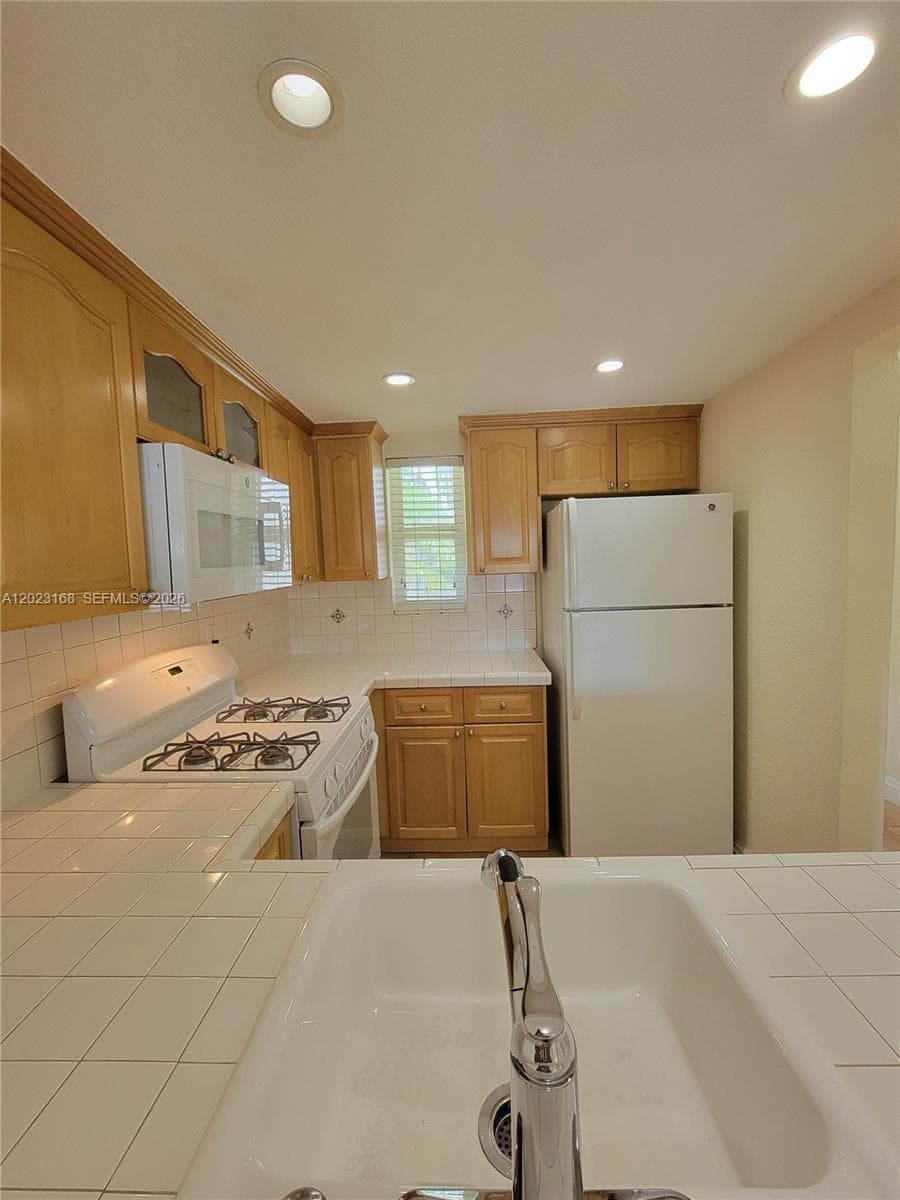Condo en 6707 N Kendall Dr, Pinecrest — foto 3