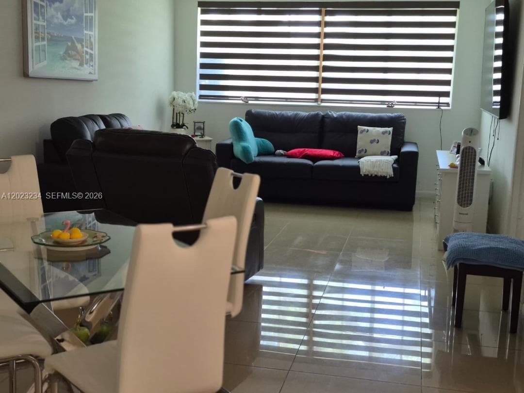 Condo at 6195 NW 186th St, Hialeah, FL