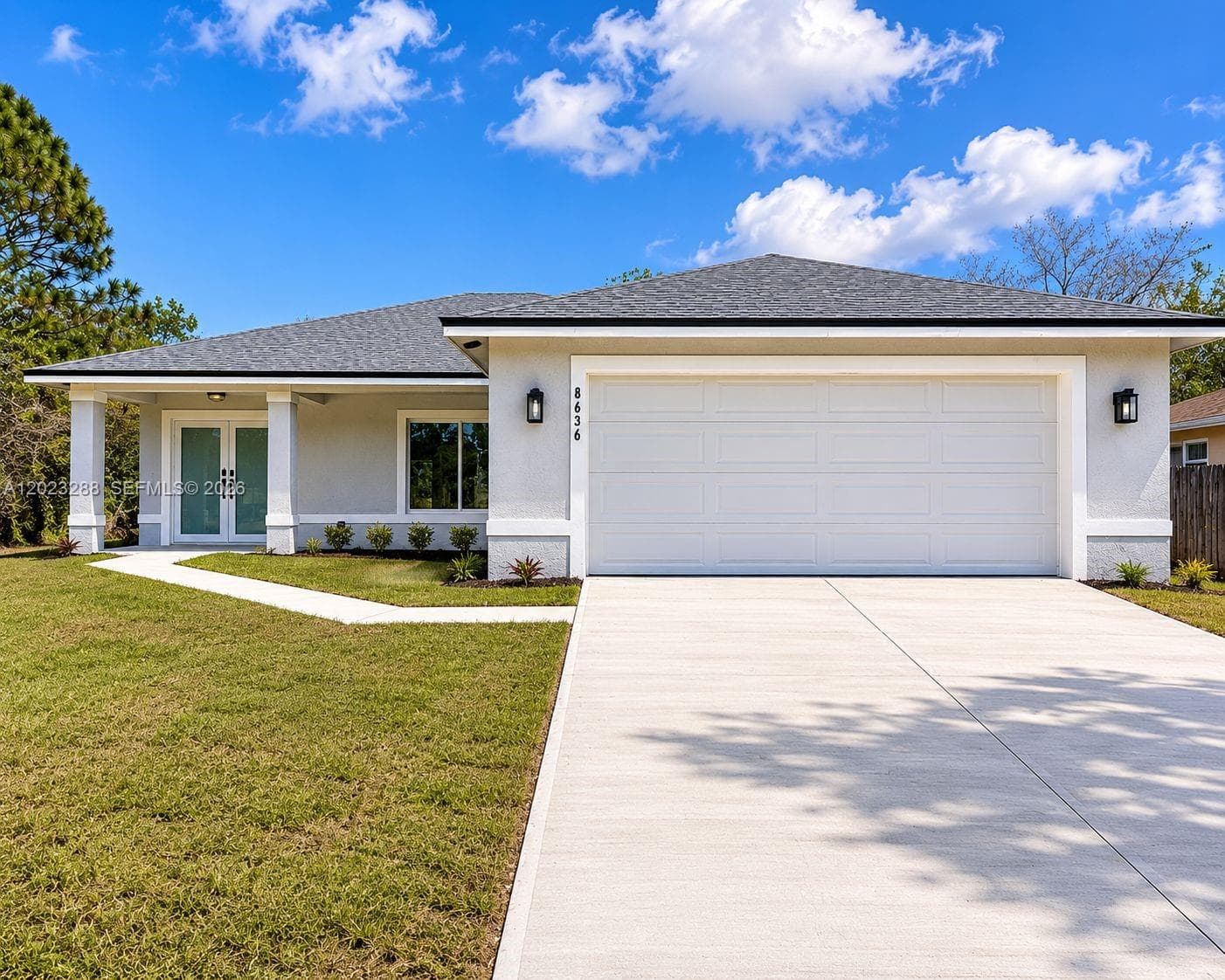 Single-family home at 8636 100th Ct, Vero Beach, FL