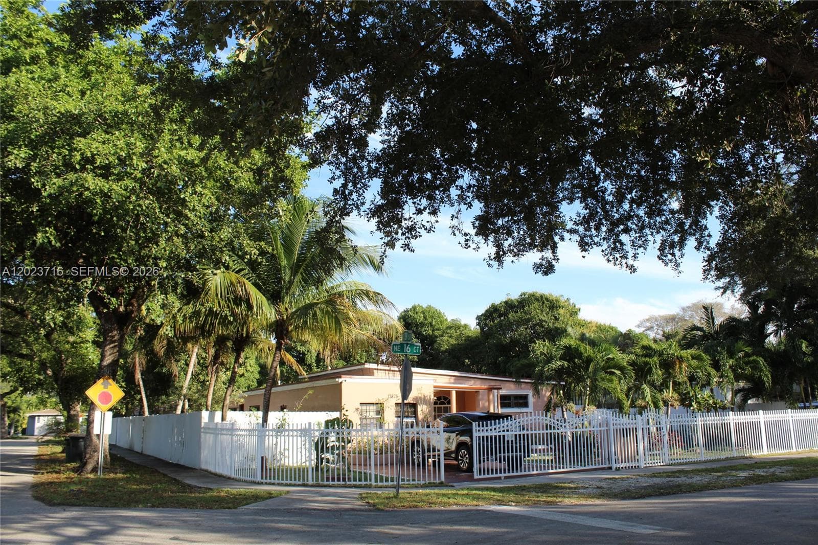 Single-family home at 13875 NE 16th Ct, North Miami — photo 2