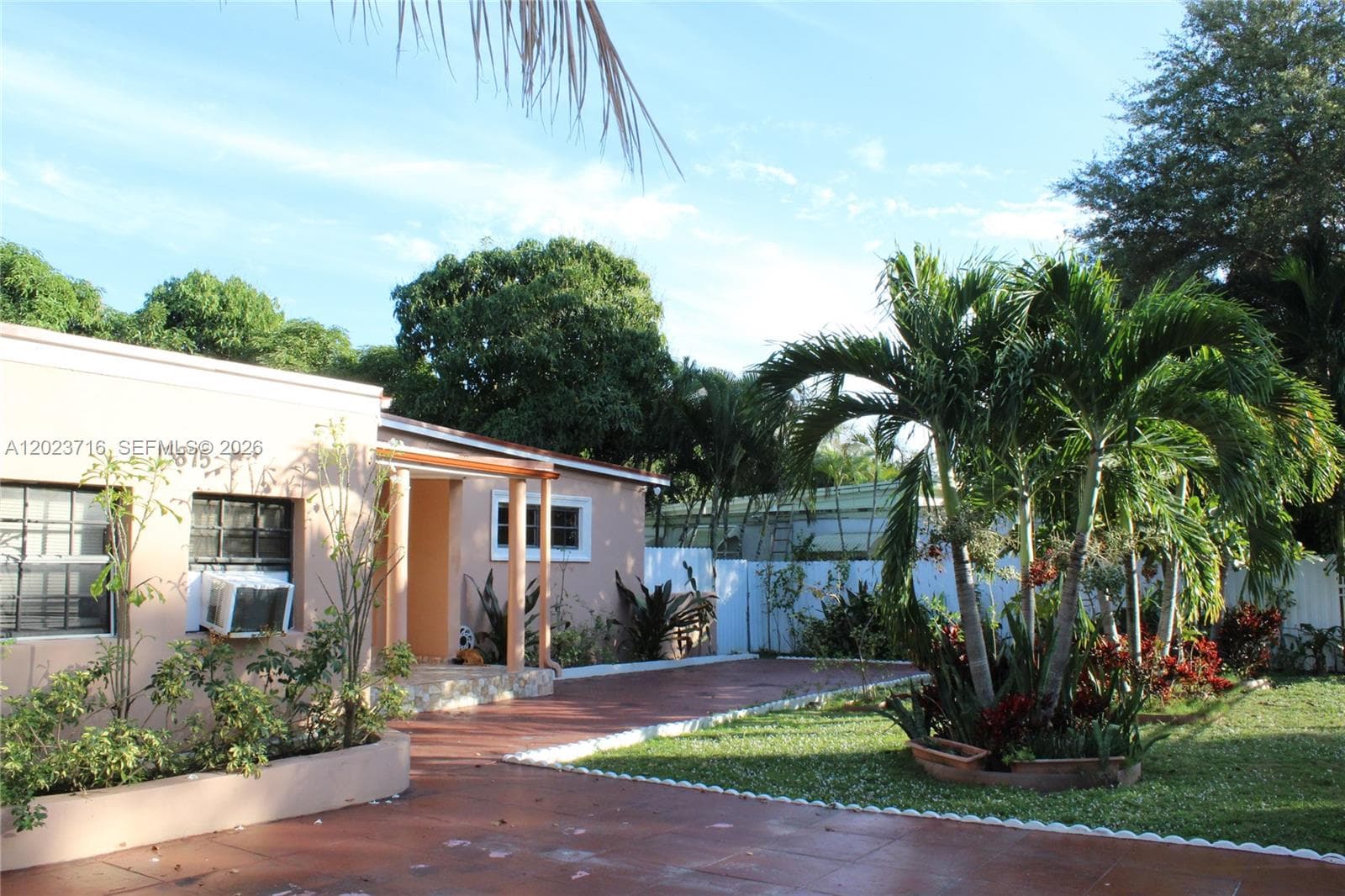 Single-family home at 13875 NE 16th Ct, North Miami — photo 1
