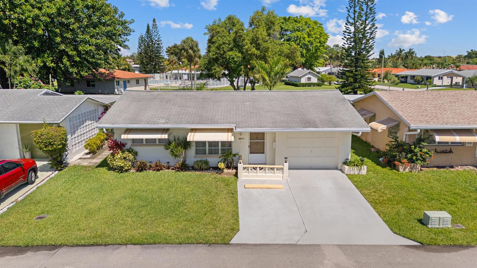 Single-family home at 5017 NW 49th Road, Tamarac, FL