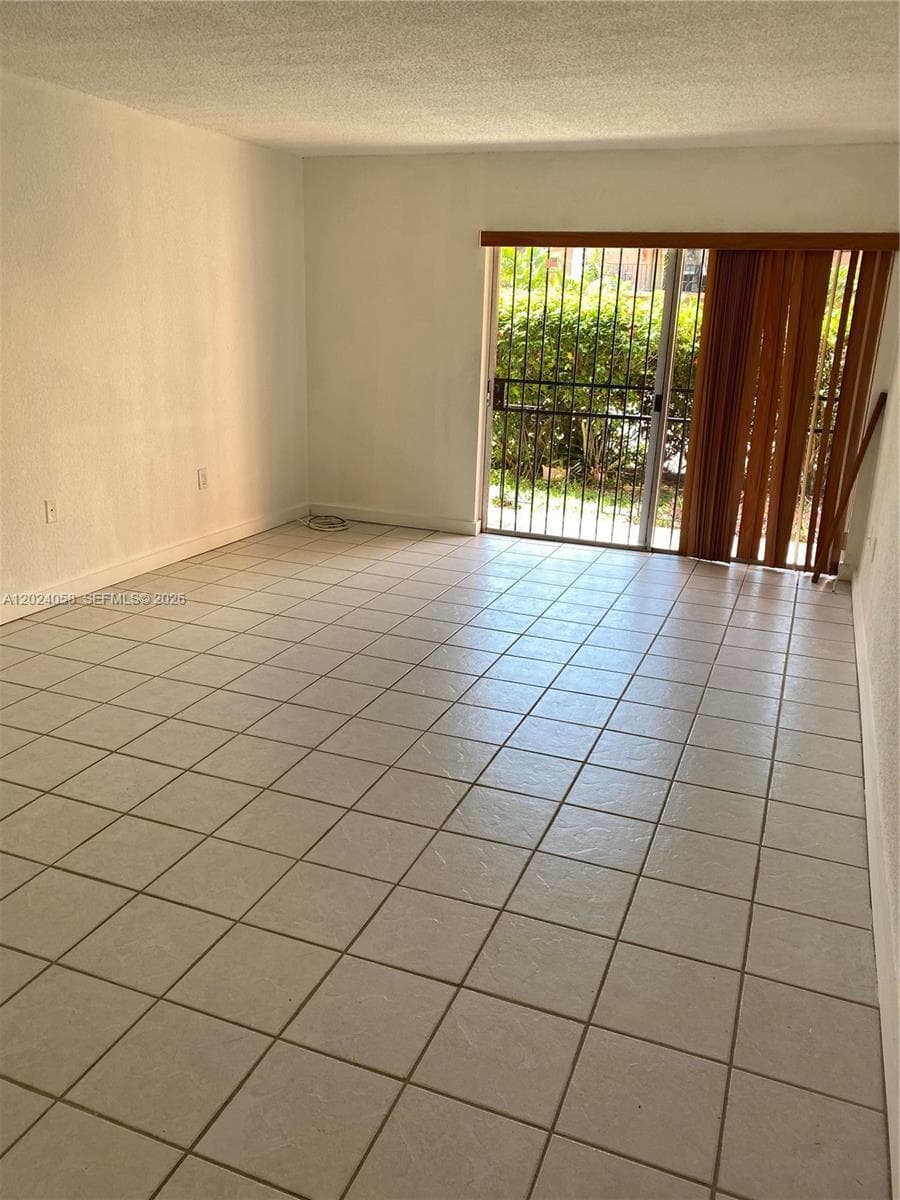 Condo at 1300 W 47th Pl, Hialeah — photo 2