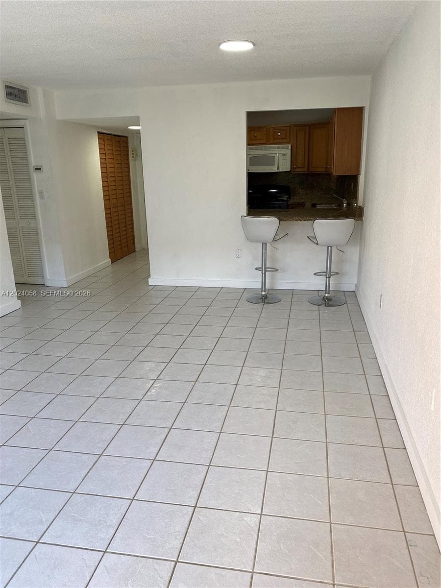 Condo at 1300 W 47th Pl, Hialeah, FL